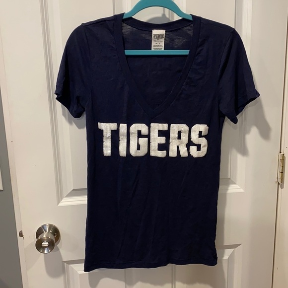 Victoria’s Secret Pink MLB Tigers V Neck - Picture 1 of 6